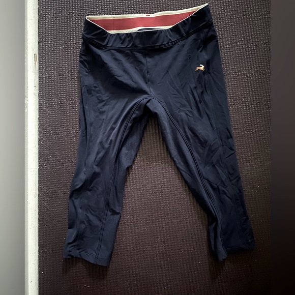Tracksmith Turnover Capri Crop Tights in Navy, XS - Picture 5 of 12